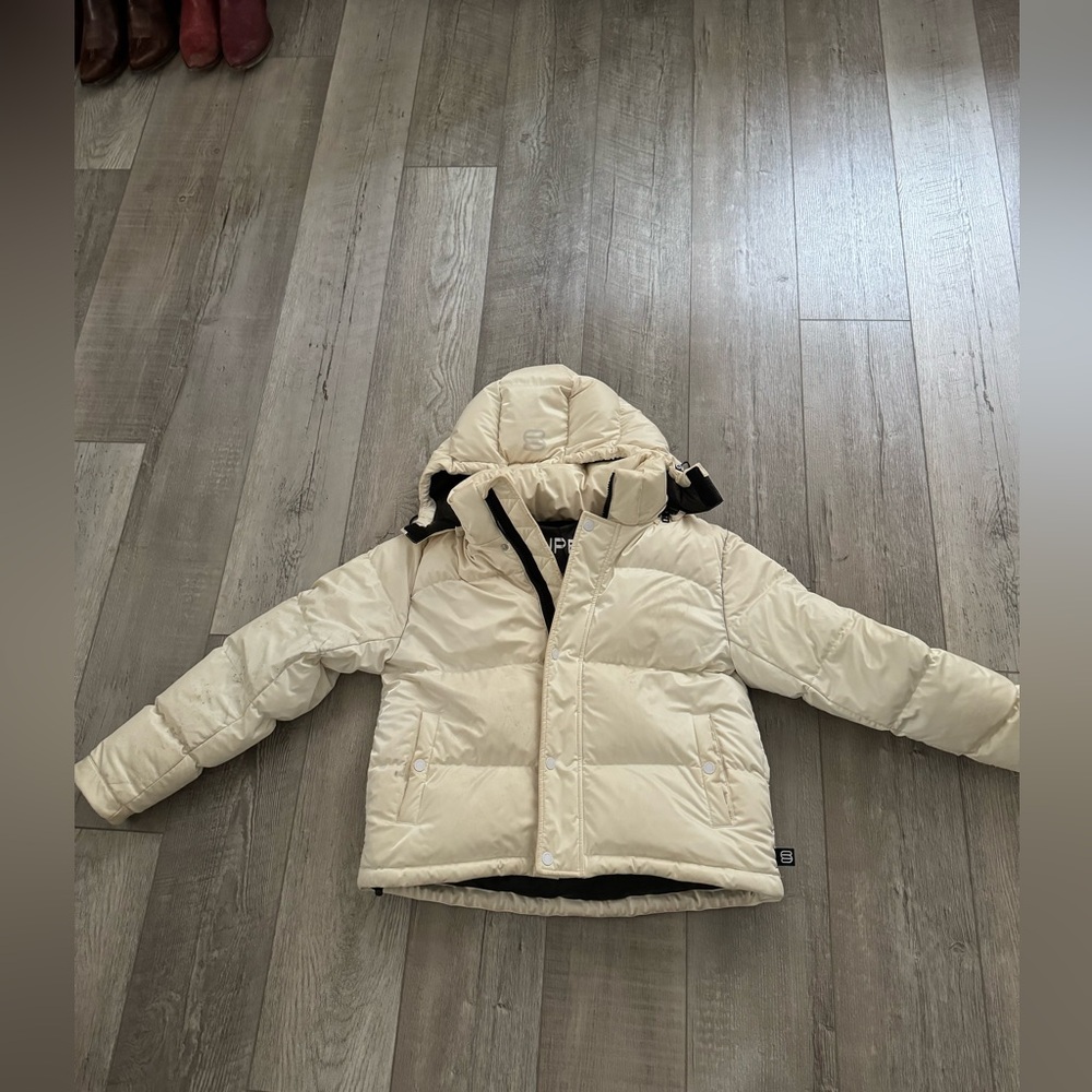 Aritzia white super puff shiny (please see comments for condition details)